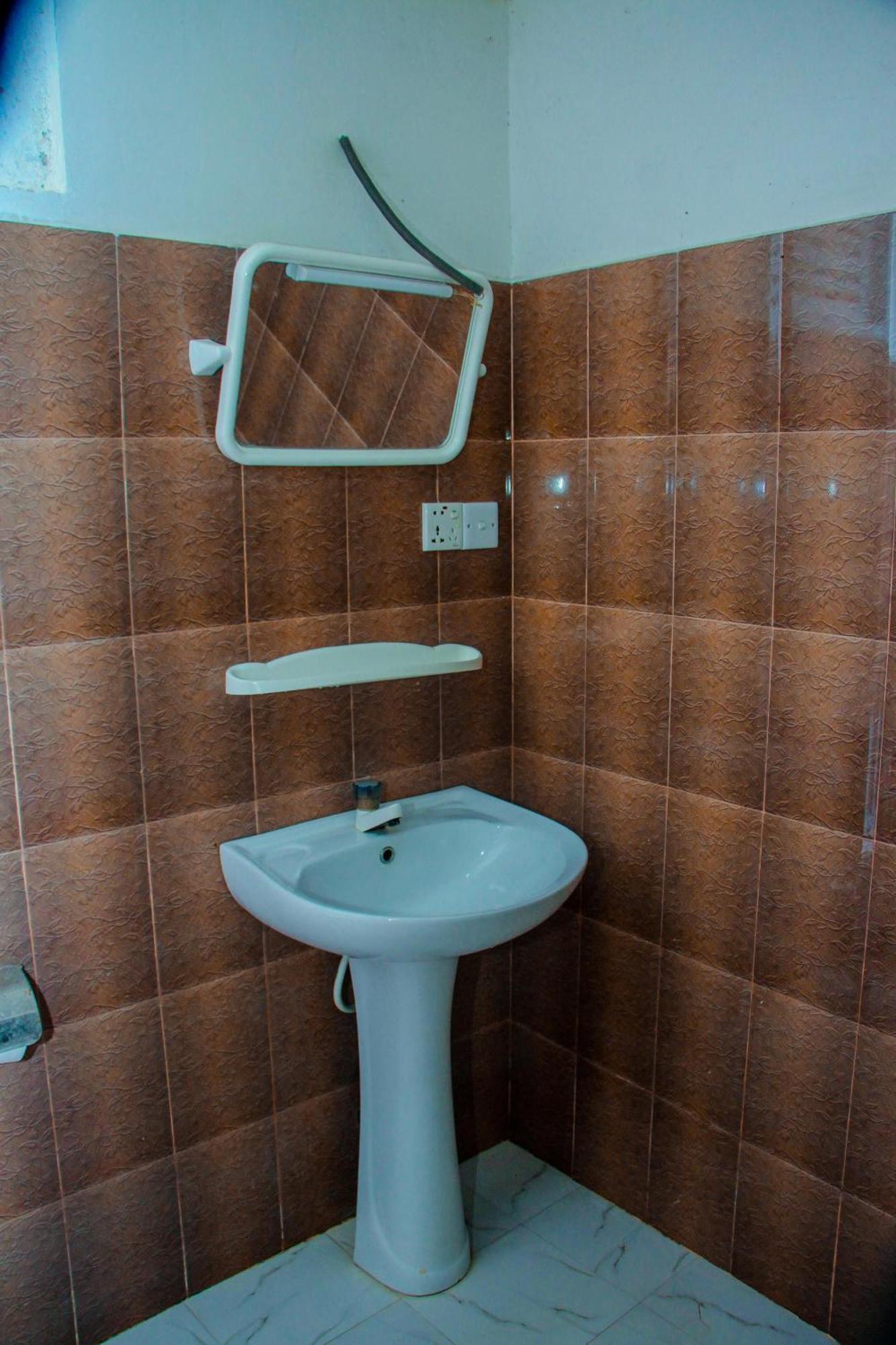 Chanaka Holiday Inn Сигирия Экстерьер фото