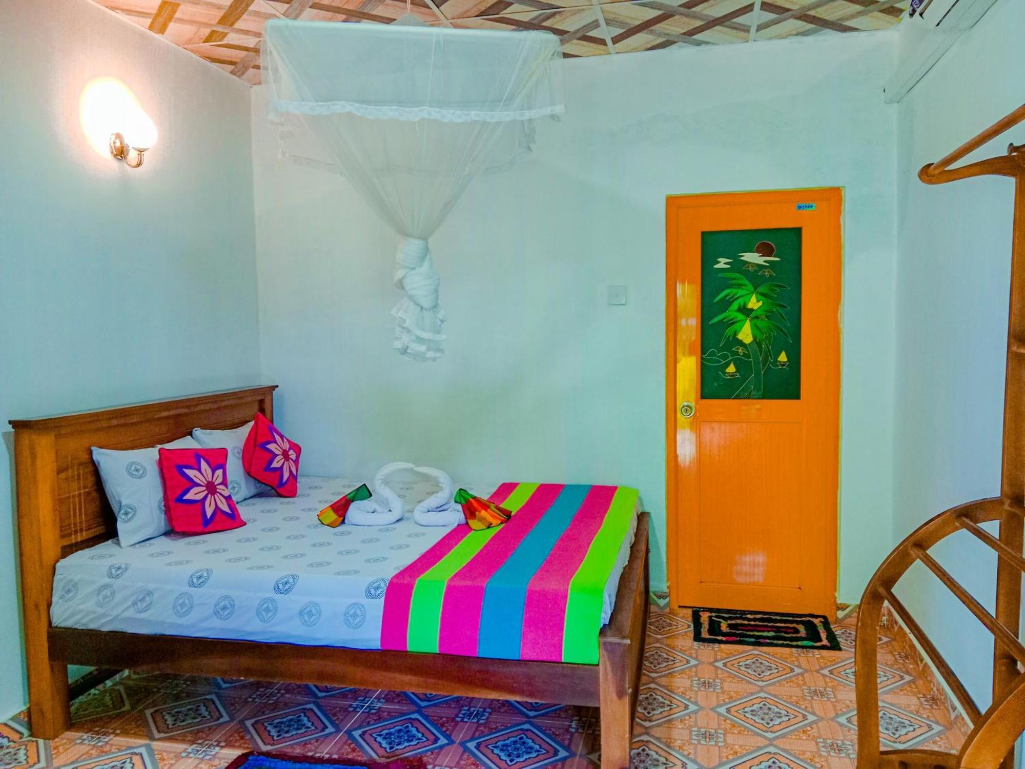 Chanaka Holiday Inn Сигирия Экстерьер фото