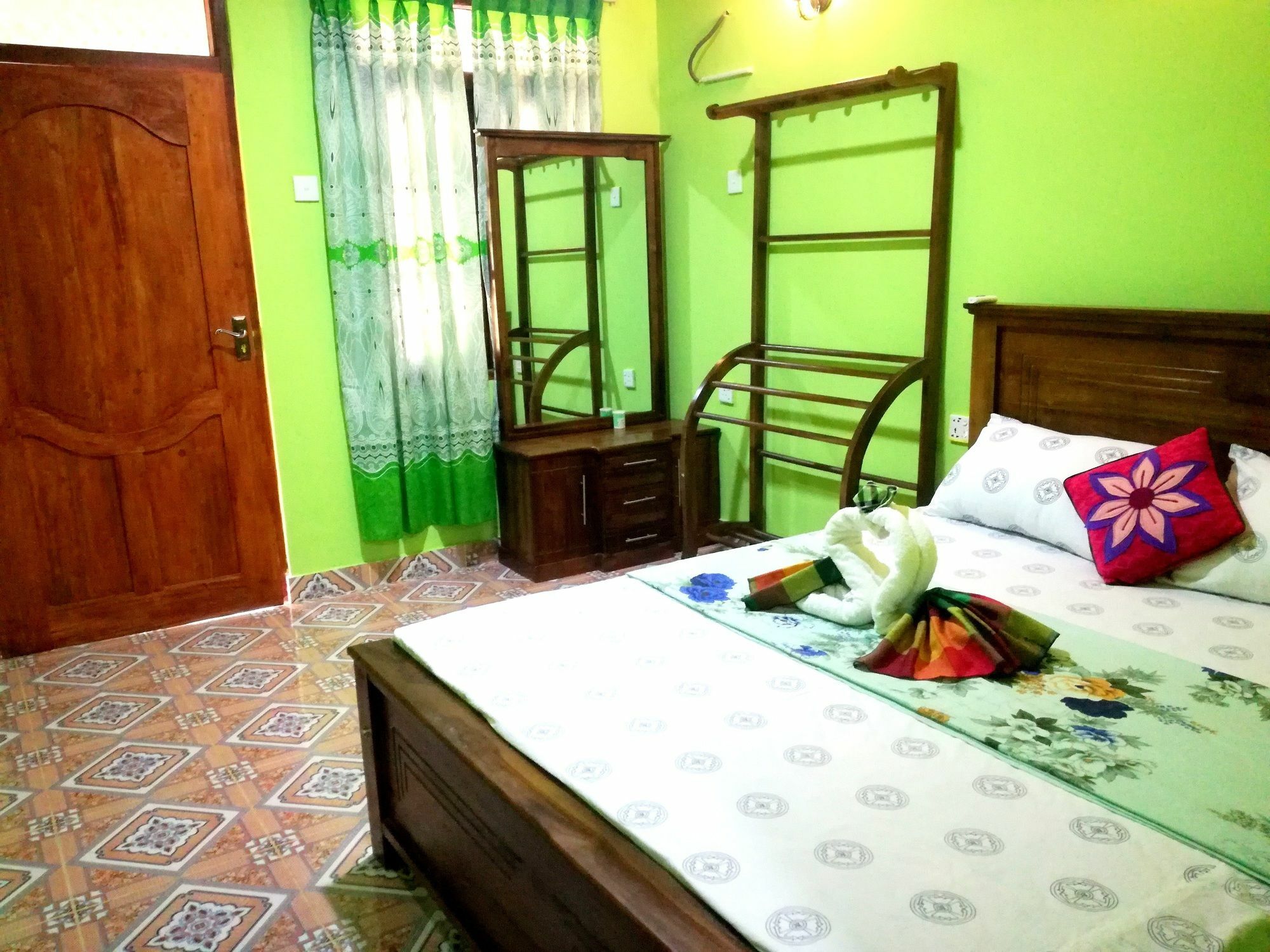 Chanaka Holiday Inn Сигирия Экстерьер фото